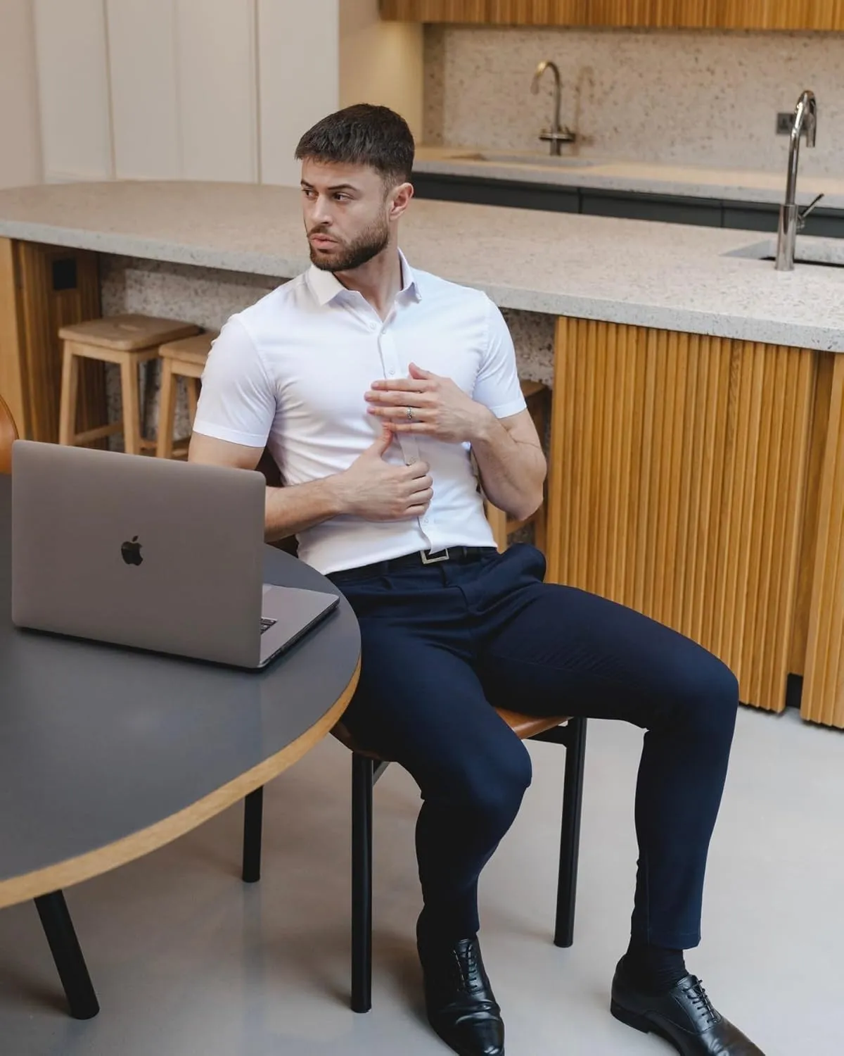 Mens Short Sleeve Dress Shirts Stretch Casual Button Down Shirts Solid Regular Fit Formal Shirt